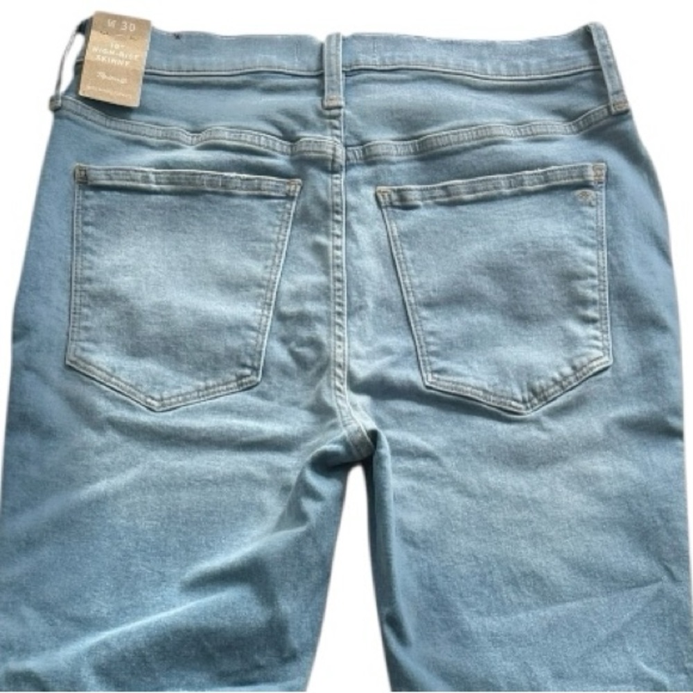Madewell 10" High-Rise Skinny Jeans in Ferndale Wash - Picture 8 of 15